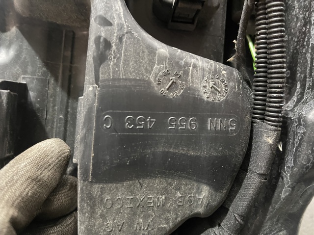 VAG 5NN955453C Бачок омывателя в наличии Тернополь