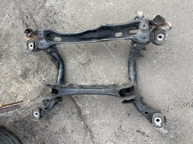 Балка задней подвески, подрамник 8W0505235AK VAG