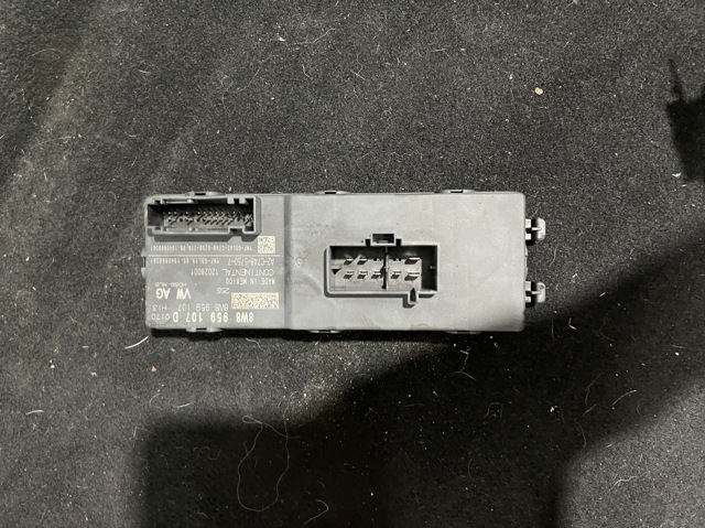 Блок управления открытия крышки багажника 8W8959107D VAG