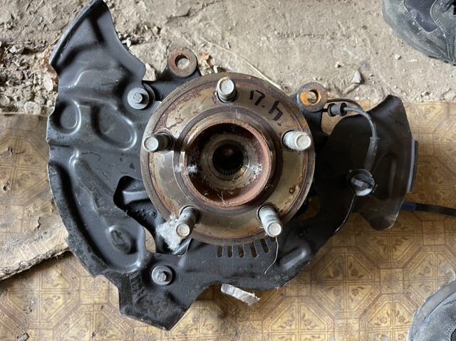 Ступица колеса передняя LB5Z1104E FORD