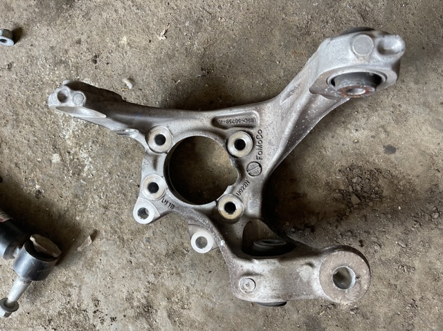 LB5Z5B758A FORD Цапфа задняя правая купить в Хмельницкий
