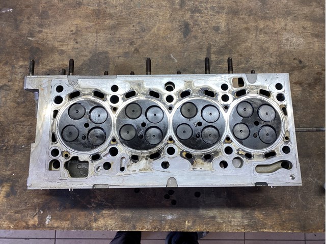 04L103064 Головка блока цилиндров (ГБЦ) купить Одесса