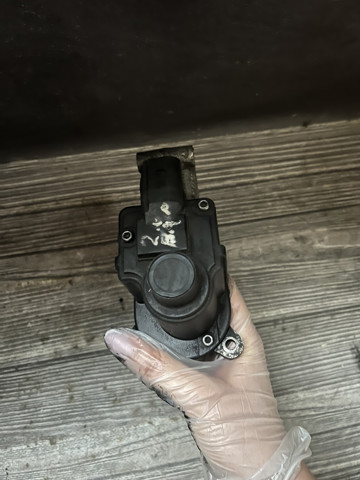 Клапан рециркуляции отработавших газов EGR 03G131501D VAG