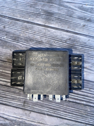 Реле поворотников Audi A6 C5