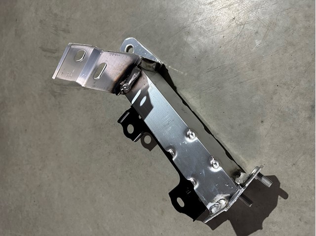 TOYOTA 5210242100 Кронштейн усилителя переднего бампера в наличии Винница