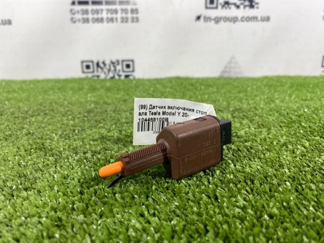 Лягушка стоп сигнала 104468100B TESLA