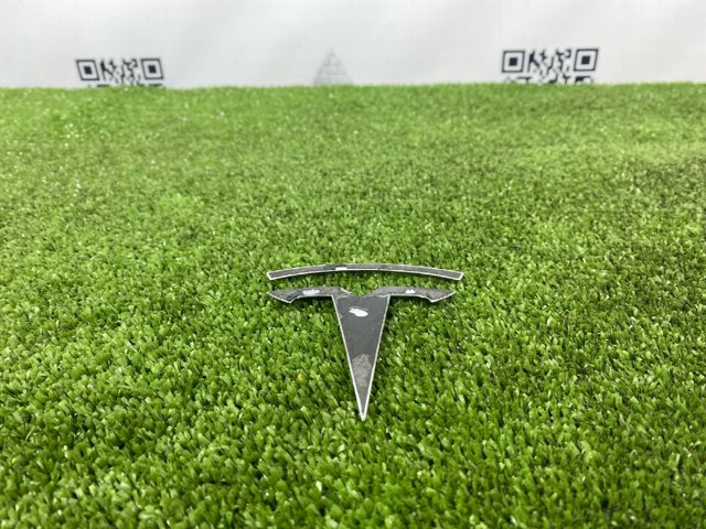 149495000A TESLA Эмблема крышки багажника (фирменный значок) купить в Кривой Рог