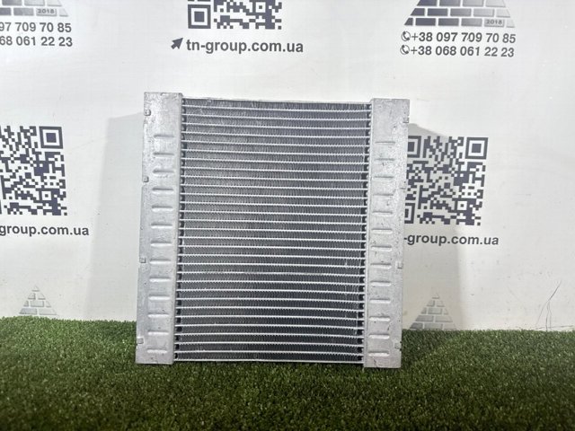 17118620207 Радиатор охлаждения двигателя правый купить Ирпень