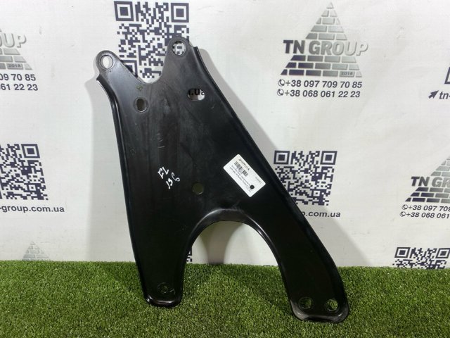 Кронштейн передней балки 20107FL01A SUBARU