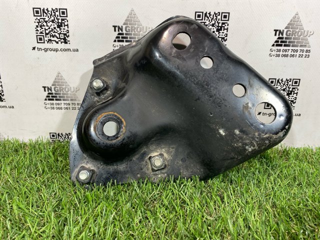 Кронштейн передней балки 20216FL030 SUBARU