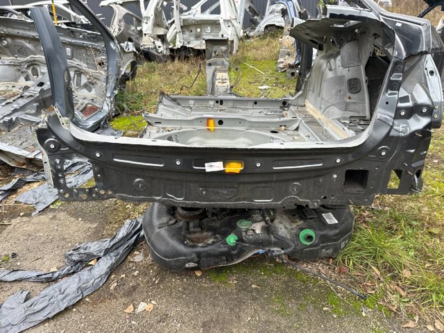 VAG 4K5813307 Панель багажного отсека задняя в наличии Кривой Рог