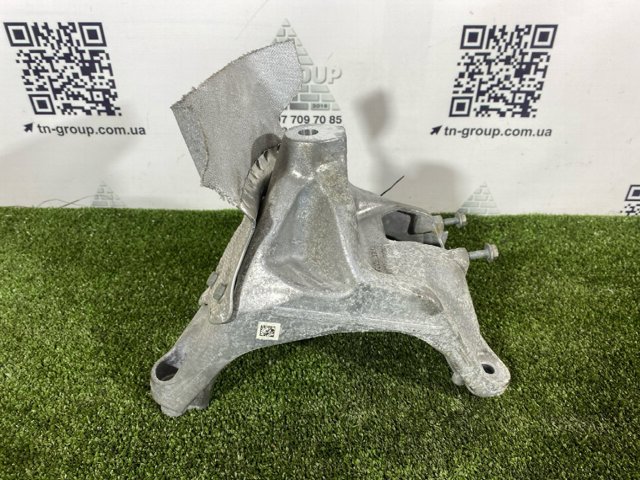 4M0199308CE VAG Кронштейн подушки (опоры) двигателя правой купить в Запорожье