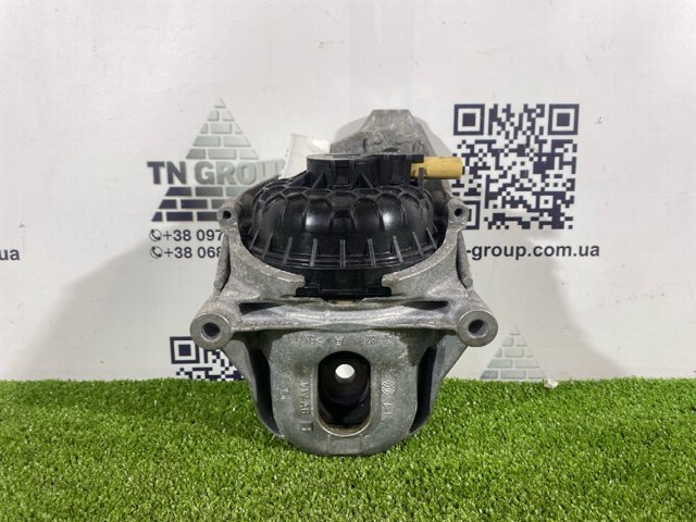 Левая подушка двигателя 4M0199371FC VAG