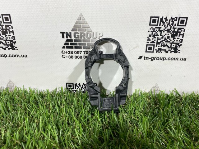 Кронштейн крепления зеркала салона 4M0845543 VAG