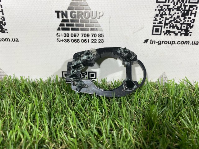 VAG 4M0845543 Кронштейн крепления зеркала салона в наличии Тернополь