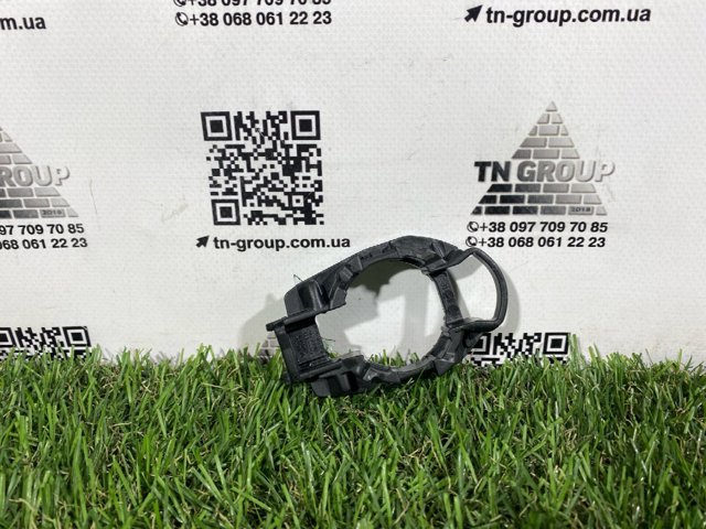 VAG 4M0845543 Кронштейн крепления зеркала салона в наличии Николаев