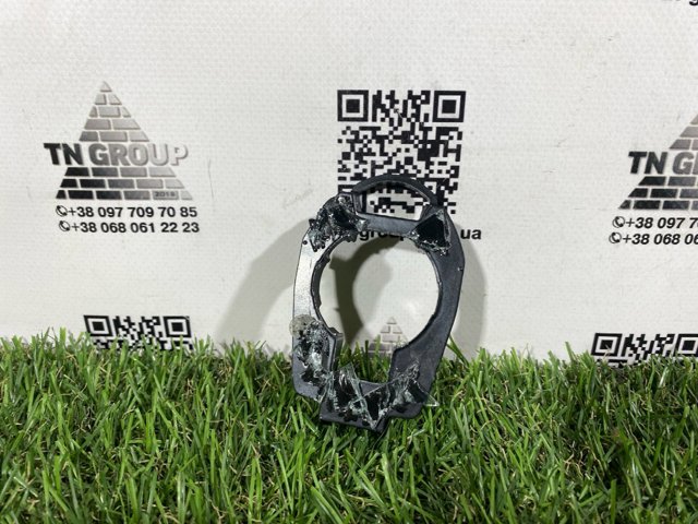 4M0845543 VAG Кронштейн крепления зеркала салона купить в Украина