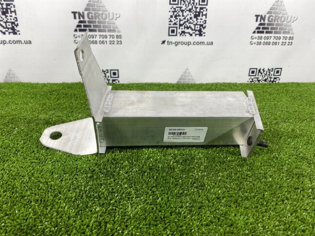 Кронштейн усилителя переднего бампера 521020E010 TOYOTA