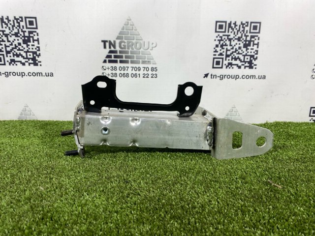 Кронштейн усилителя переднего бампера 5210242100 TOYOTA