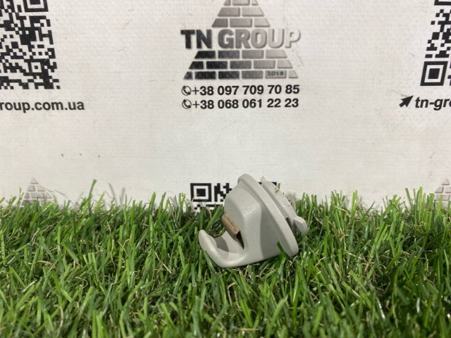 5G0857561BRM5 Фиксатор солнцезащитного козырька купить Черкассы
