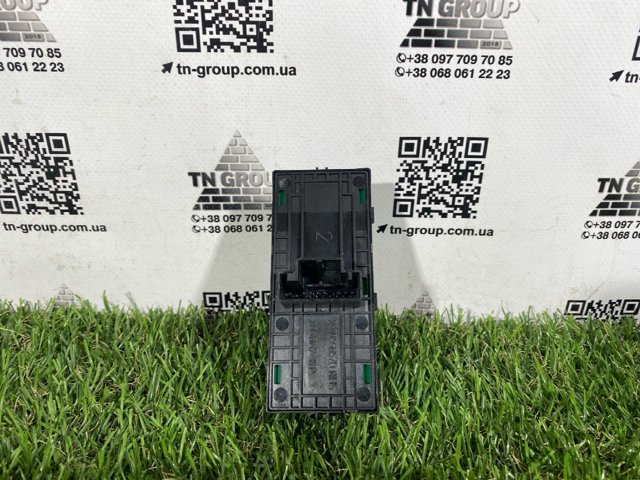 Кнопочный блок управления стеклоподъемником передний левый 5G0959857D VAG