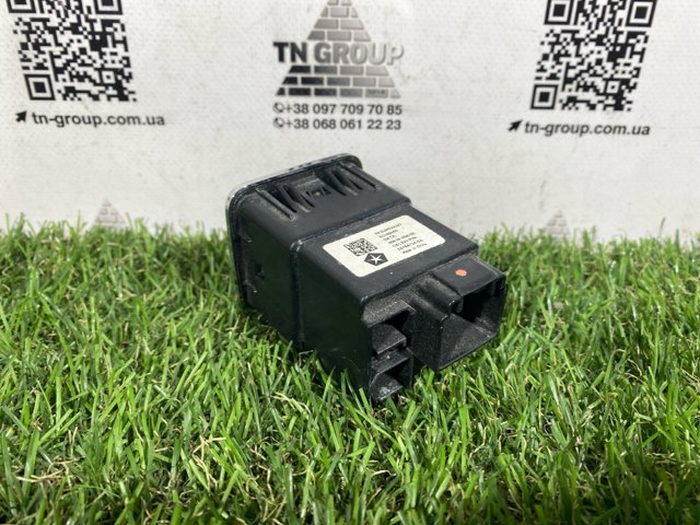 USB-разветвитель 5XG28DX9AD CHRYSLER