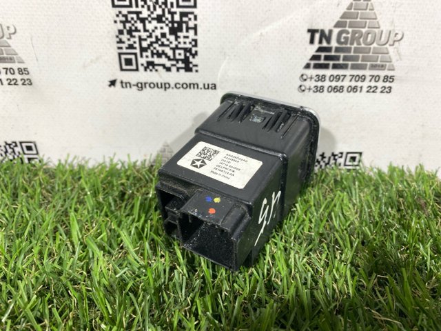 CHRYSLER 5XG28DX9AD USB-разветвитель в наличии Николаев