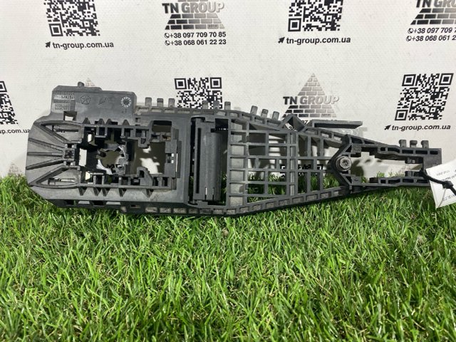 68082689AF Держатель наружной ручки двери задней левой купить Черкассы