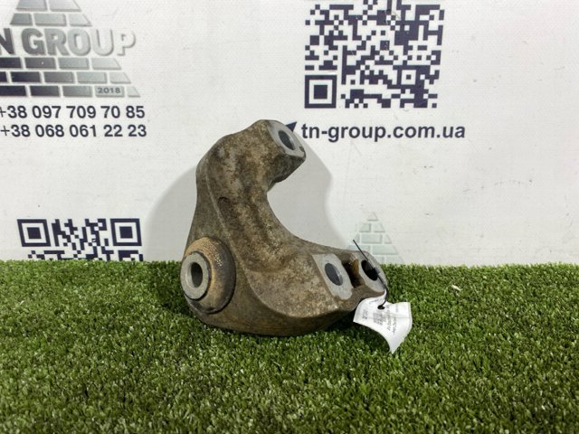 Кронштейн подушки (опоры) двигателя, задней 68172353AD CHRYSLER