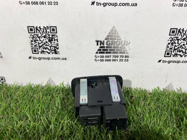 68214156AC CHRYSLER Кнопка подъемника заднего стекла купить в Чернигов