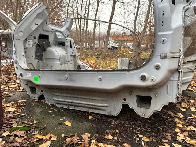 68223598AA CHRYSLER Панель багажного отсека задняя купить в Львов