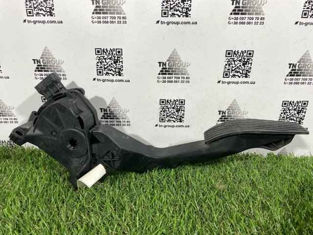 CHRYSLER 68255373AA Педаль газа в наличии Киев