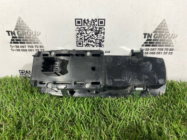 68268251AC CHRYSLER Кнопочный блок управления стеклоподъемником передний правый купить в Винница