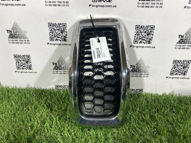 CHRYSLER 68303626AA Решетка радиатора в наличии Чернигов