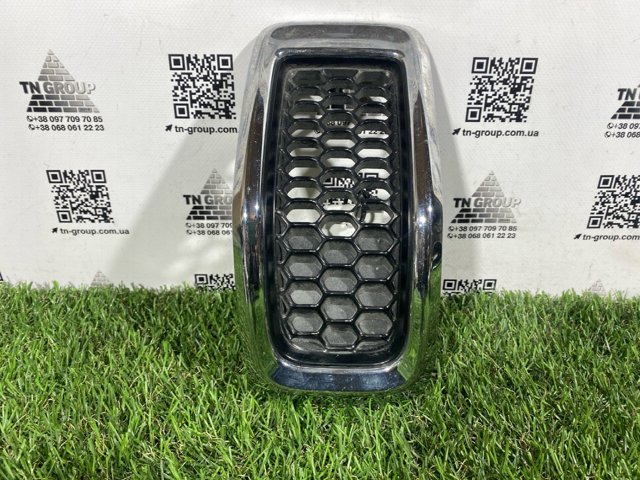 CHRYSLER 68303626AA Решетка радиатора в наличии Житомир
