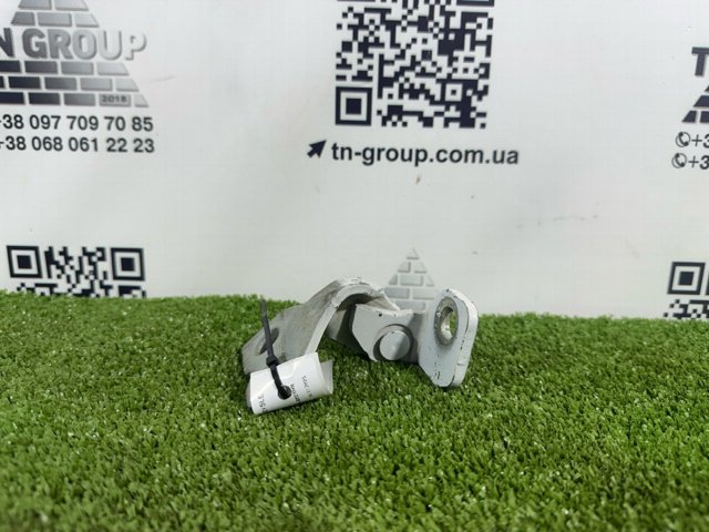 CHRYSLER 68306515AA Петля двери передней левой в наличии Черкассы
