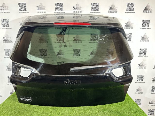 Задняя дверь 68400801AA CHRYSLER