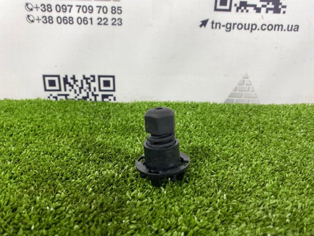 CHRYSLER 68483908AA Буфер (отбойник) капота в наличии Черкассы