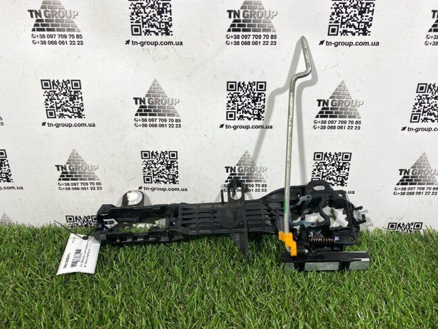 692020E071 TOYOTA Держатель наружной ручки двери передней левой купить в Кривой Рог