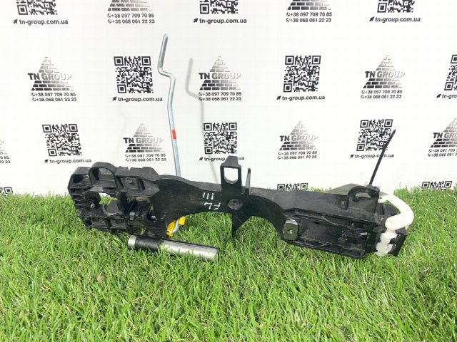 Держатель наружной ручки двери, передней левой 6920276040 TOYOTA