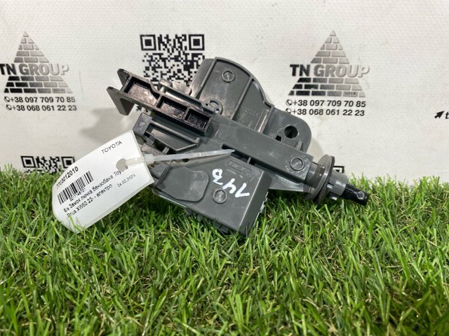 TOYOTA 7703012010 Замок открывания лючка бензобака в наличии Винница