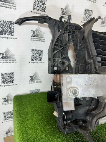 VAG 80A807113C Усилитель бампера переднего в наличии Черновцы