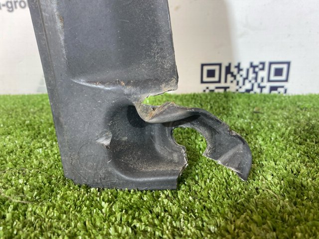 Защита днища, задняя правая 80A825216A VAG