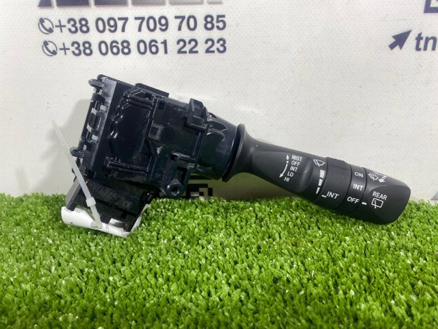 Правый подрулевой переключатель  846520R050 TOYOTA
