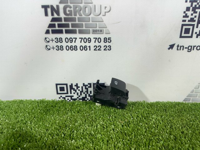848100E040 TOYOTA Кнопочный блок управления стеклоподъемником задний купить в Одесса