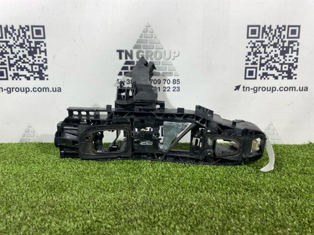 Держатель наружной ручки двери, задней левой A0997602100 MERCEDES