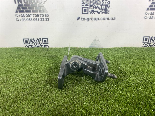 Петля задней левой двери A2057300537 MERCEDES