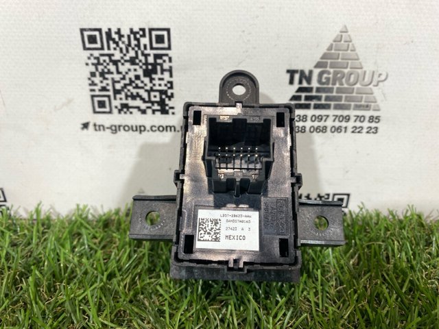 LB5Z2B623AA Клавиша электромеханического стояночного тормоза купить Львов