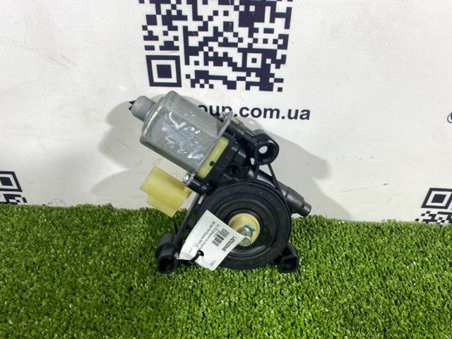 Моторчик стеклоподъемника двери задней, правой LJ6Z5823394B FORD
