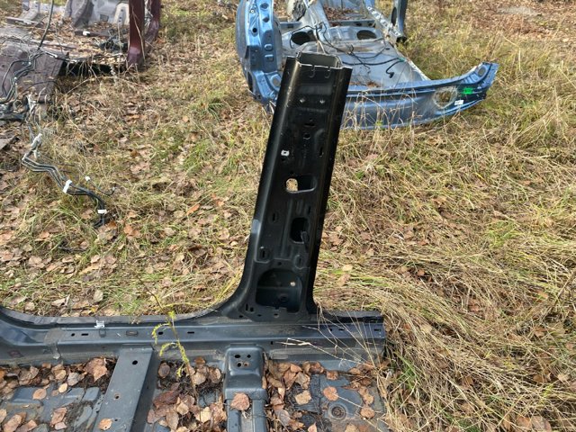 FORD LJ6Z78211A10A Боковина кузова правая в наличии Украина
